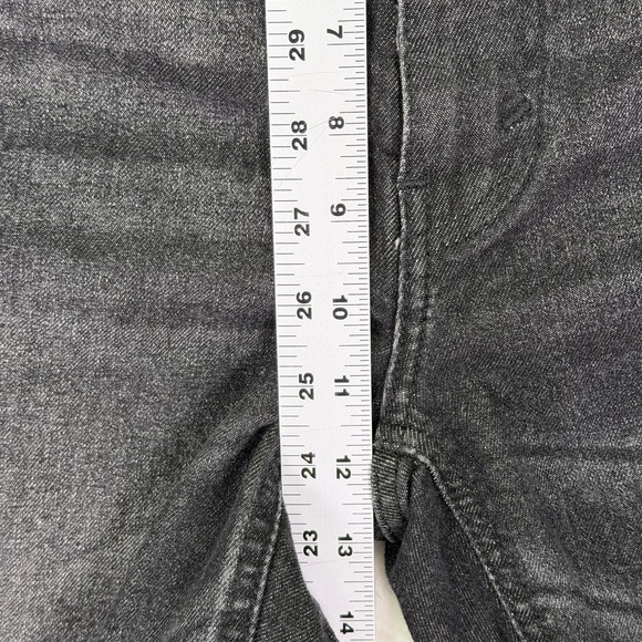 Levis 541 Jean Shorts Mens 40 Black Denim Athletic Fit Loose Jorts Stretch - Picture 4 of 9